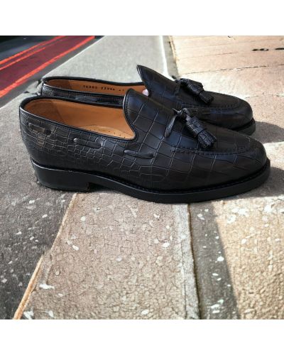 Moccasin with Pompons John Mendson 14305 black croco-effect embossed leather