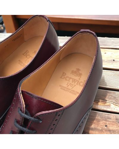 Oxford shoe Berwick 2784 burgundy leather