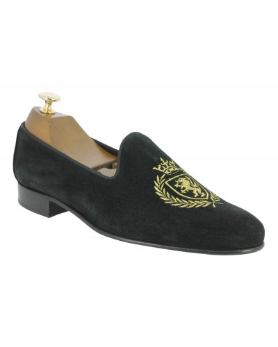 Moccasin embroidered slippers Center 51 crown black suede
