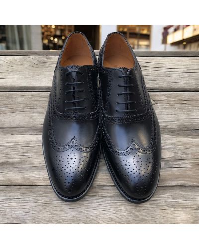 Perforated Oxford shoe Berwick 3008 black leather