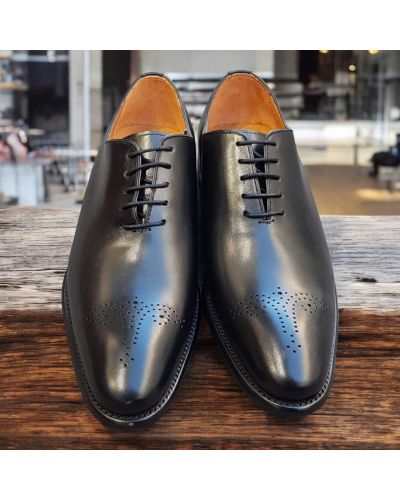 One cut Oxford shoe Berwick 3582 black leather