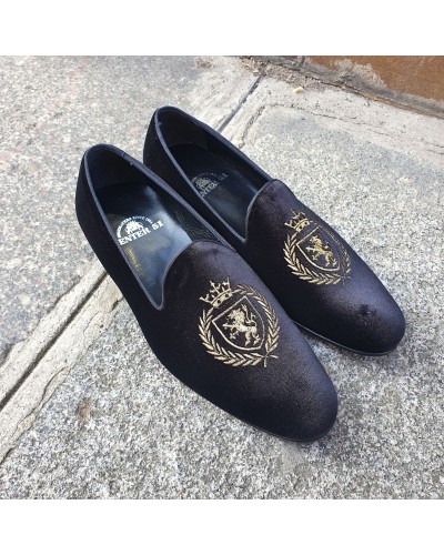 Mocassin brodé lauriers et lion slippers Center 51 crown velours noir