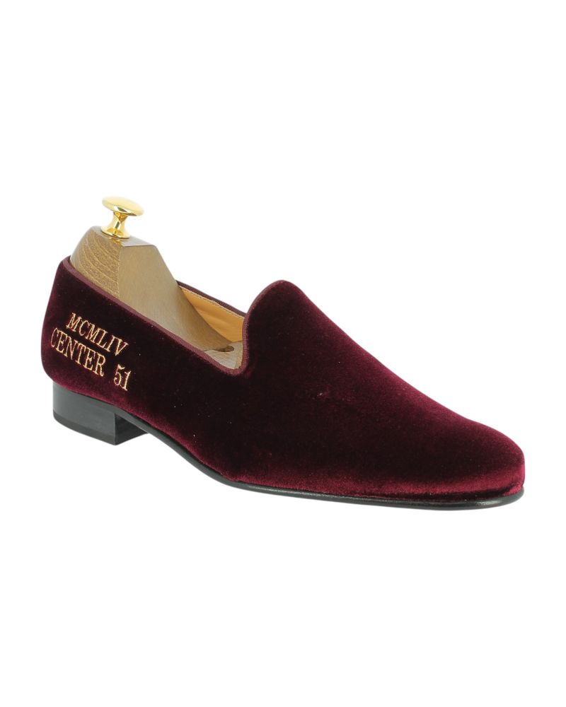 Mocassin brodé chiffres romains slippers Center 51 1954 velours bordeaux