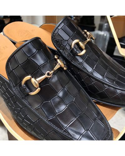 Mule mocassin Center 51 cuir noir façon croco