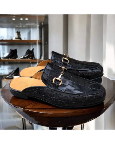 Mule mocassin Center 51 cuir noir façon croco