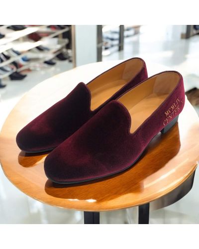 Mocassin brodé chiffres romains slippers Center 51 1954 velours bordeaux