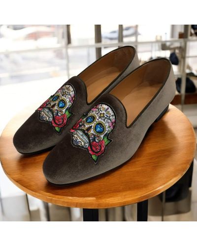 Mocassin brodé sugar skull slippers Center 51 Mexicano velours taupe