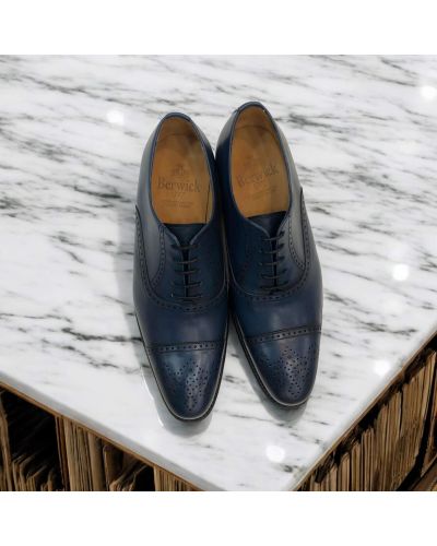 Perforated cap-toe Oxford Berwick 2784 navy blue leather