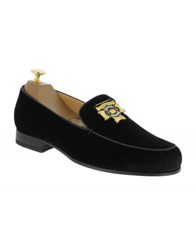 Mocassin Center 51 14569 velours noir avec médaille en métal doré