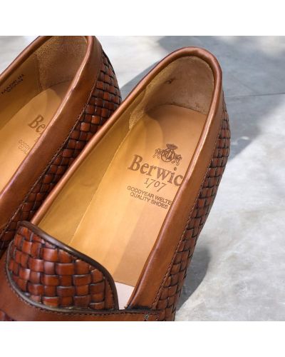 Woven loafer Berwick 9628 brown leather