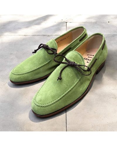 Moccasin Center 51 14778 green suede with a brown braided leather lace