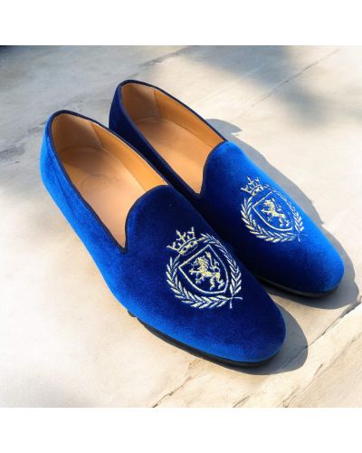 Mocassin brodé lauriers et lion slippers Center 51 crown velours marine